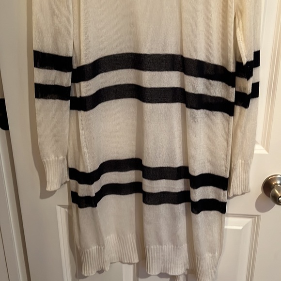 Cardigan - Picture 5 of 6